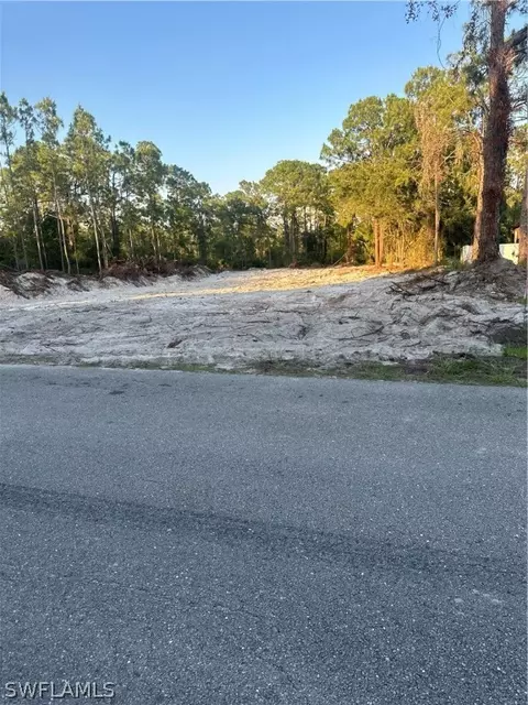 1302 Wellington Ave, Lehigh Acres, FL 33972