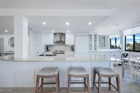 10482 Gulf Shore Dr #231, Naples, FL 34108