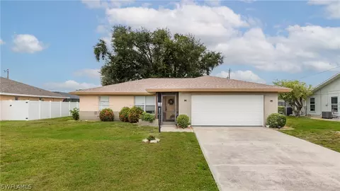 1015 SE 27th Ter, Cape Coral, FL 33904