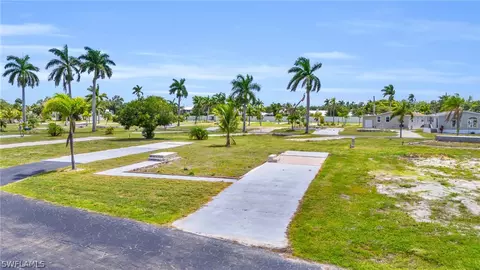 26 Cottonwood Dr, Fort Myers, FL 33908