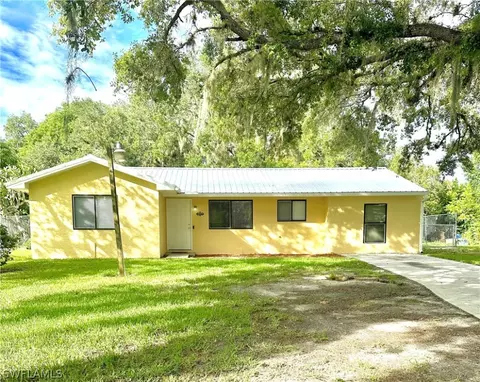 4043 N Edgewater Cir, Labelle, FL 33935