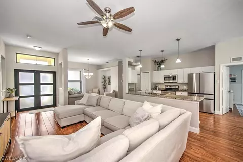 2926 Inlet Cove Ln E, Naples, FL 34120