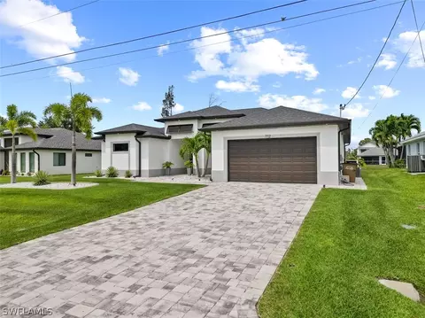 712 SW 11th Pl, Cape Coral, FL 33991