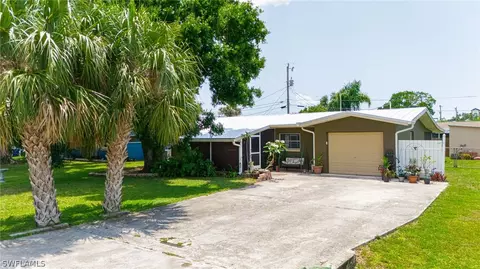 1213 Pondella Cir, North Fort Myers, FL 33903