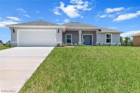 2715 NW 7th St, Cape Coral, FL 33993