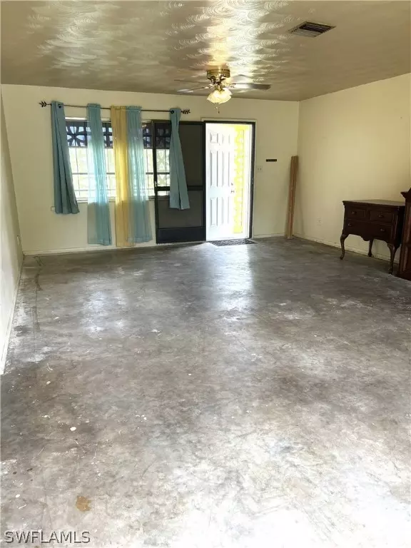  857 Polk St, Fort Myers, FL 33916 photo 5