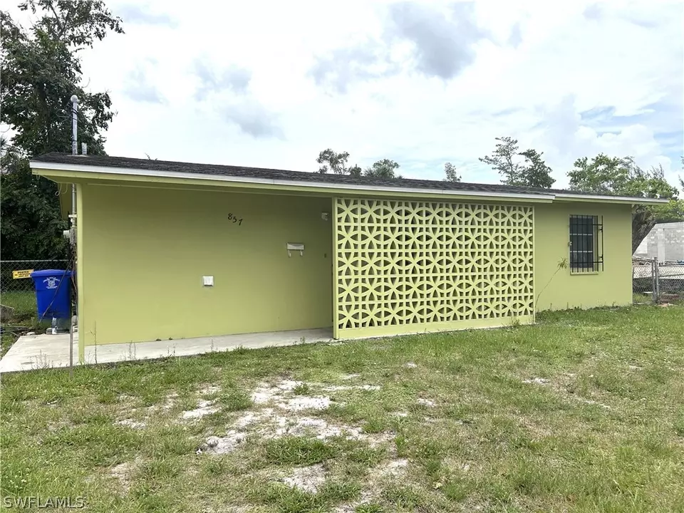  857 Polk St, Fort Myers, FL 33916 photo 1
