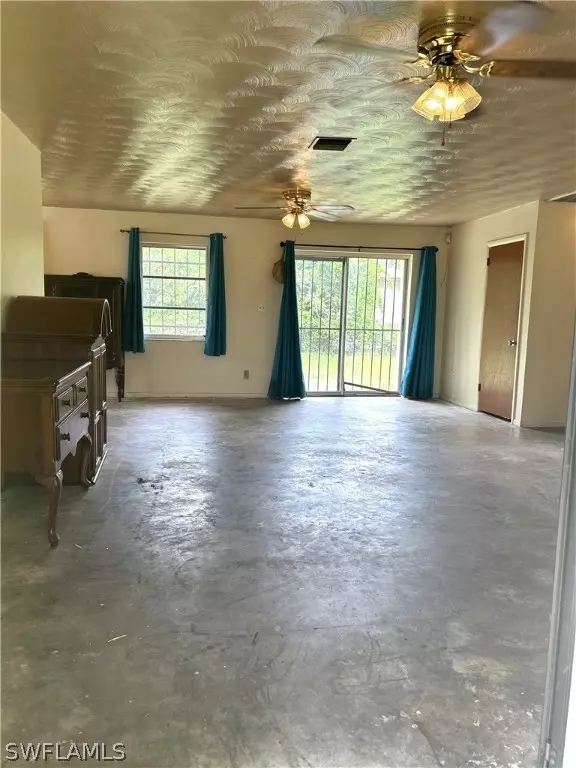  857 Polk St, Fort Myers, FL 33916 photo 3