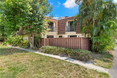 541 Cedarbend Dr #2, Fort Myers, FL 33919