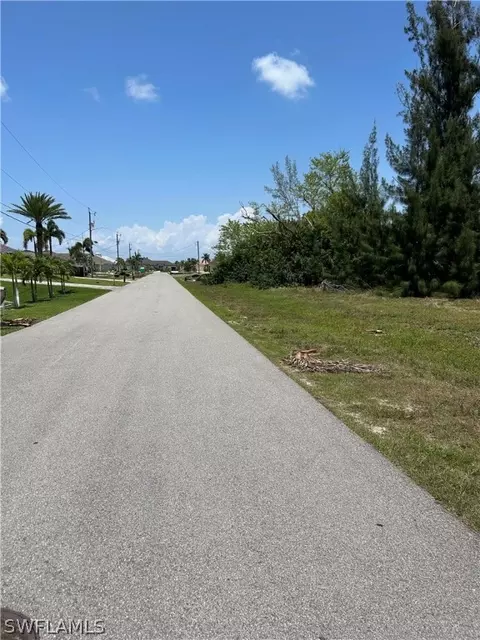 125 SW 34th Pl, Cape Coral, FL 33991