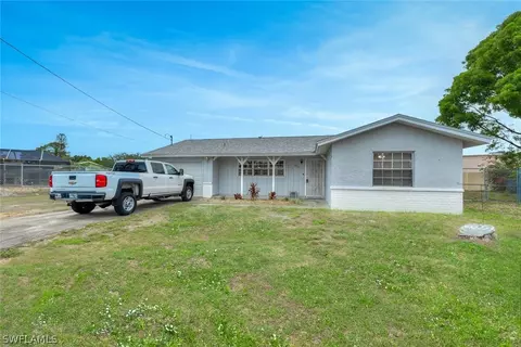 5996 Poetry Ct, North Fort Myers, FL 33903