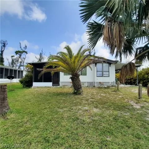 7853 Raymary St, Bokeelia, FL 33922