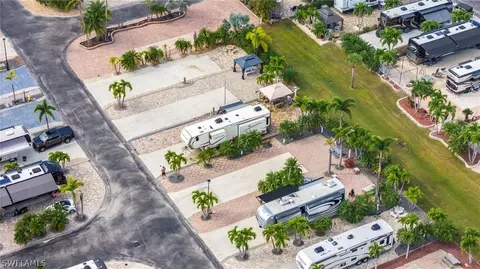 718 Barracuda Bnd, Fort Myers Beach, FL 33931