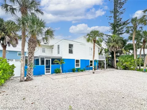 217 Delmar Ave, Fort Myers Beach, FL 33931