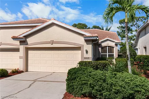 2209 Carnaby Ct, Lehigh Acres, FL 33973