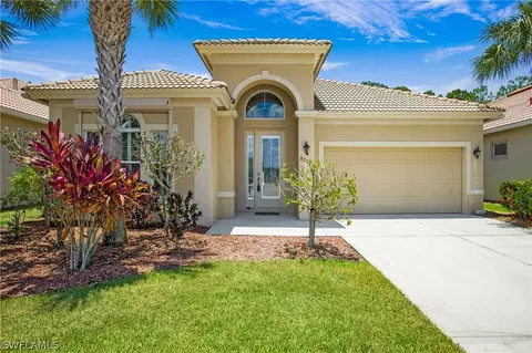 8202 Valiant Dr, Naples, FL 34104