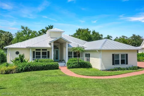 12250 Coconut Creek Ct, Fort Myers, FL 33908