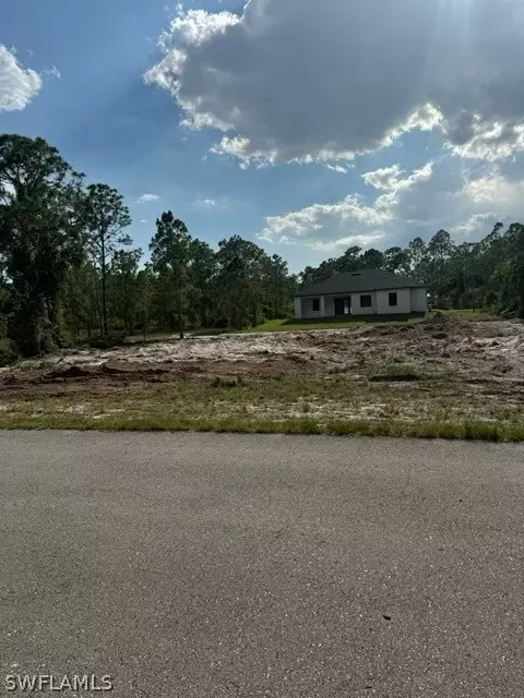 844 Fullerton Ave S, Lehigh Acres, FL 33974