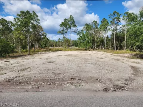 425 La Perouse St W, Lehigh Acres, FL 33974