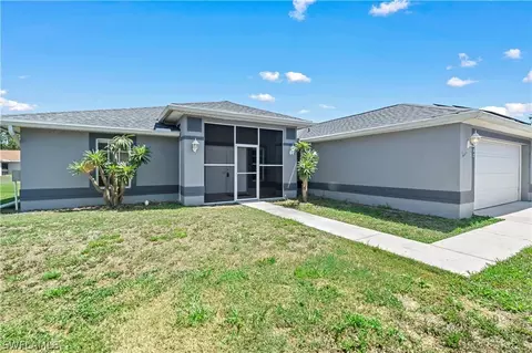 2602 42nd St W, Lehigh Acres, FL 33971