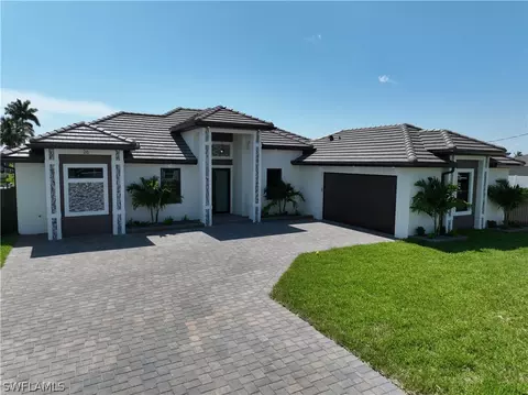 26 NW 13th Pl, Cape Coral, FL 33993