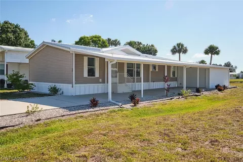 926 Yacht Club Way NW, Moore Haven, FL 33471