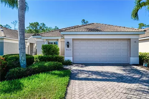 9525 Hemingway Ln, Fort Myers, FL 33913