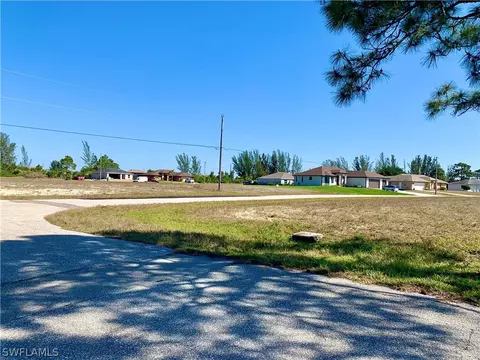 1905 NW 13th St, Cape Coral, FL 33993