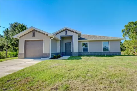 2721 Darlene Pl, Lehigh Acres, FL 33971