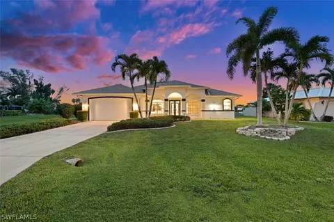 152 Kamal Pkwy, Cape Coral, FL 33904
