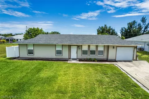 900 NE 18th Ter, Cape Coral, FL 33909
