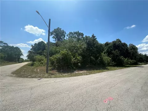 2407 E 19th St, Lehigh Acres, FL 33972