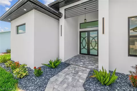 1218 SW 3rd Ave, Cape Coral, FL 33991