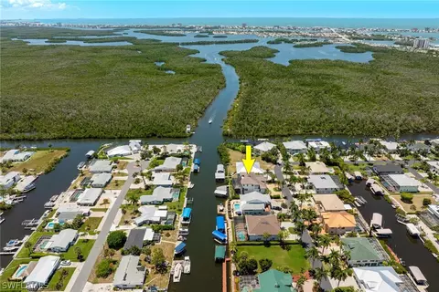 11601 Isle Of Palms Dr, Fort Myers Beach, FL 33931