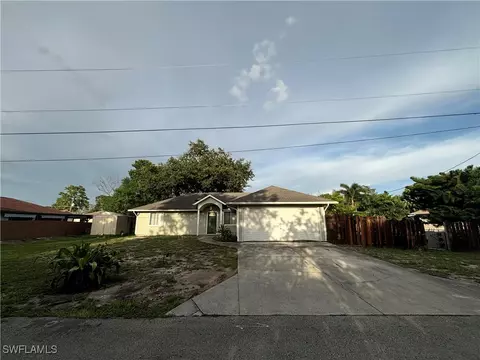 27171 Pine Ave, Bonita Springs, FL 34135
