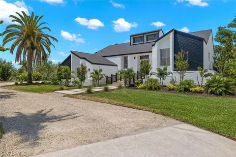 9448 Begonia Ct, Sanibel, FL 33957