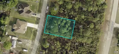 525 Flamingo Ave S, Lehigh Acres, FL 33974