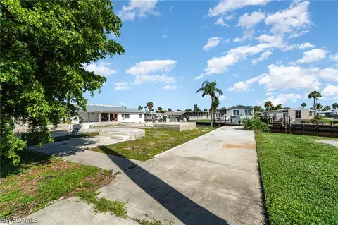 11310 Cypress Ln, Fort Myers Beach, FL 33931