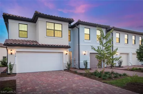 1558 Fells Cove Ln, Cape Coral, FL 33909