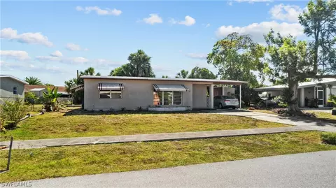 2190 Bragg Ct, Port Charlotte, FL 33952