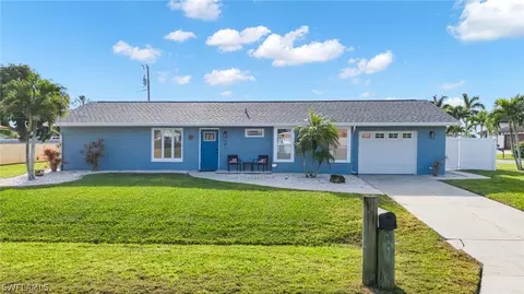 702 SE 42nd Ln, Cape Coral, FL 33904