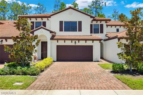 7955 Bristol Cir, Naples, FL 34120