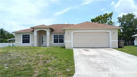 320 NE 7th St, Cape Coral, FL 33909