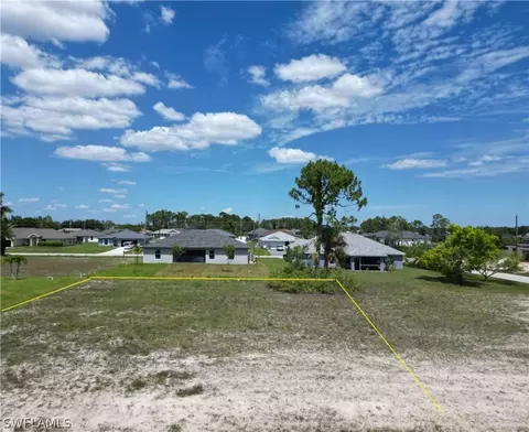 3437 NE 10th Ave, Cape Coral, FL 33909