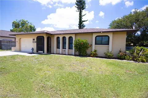1216 SE 21st Pl, Cape Coral, FL 33990