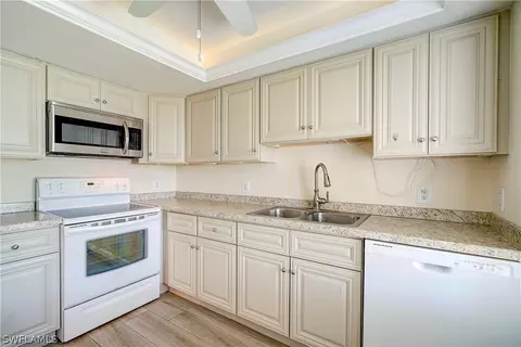 7430 Lake Breeze Dr #311, Fort Myers, FL 33907