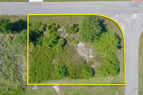 523 S Caywood Ave, Lehigh Acres, FL 33974