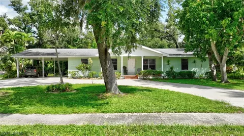 3393 Edgewood Ave, Fort Myers, FL 33916