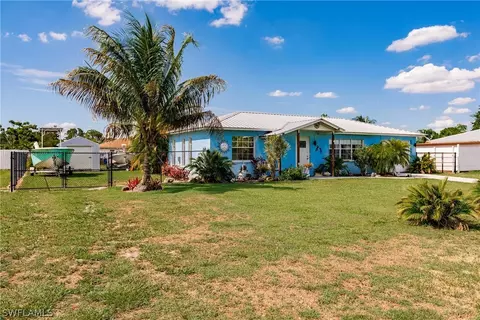208 Stanford St, Lehigh Acres, FL 33936