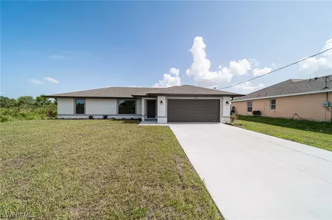 2713 72nd St W, Lehigh Acres, FL 33971